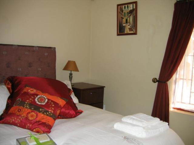 Malleson Garden Apartment *
